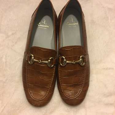 Luccini brown loafers