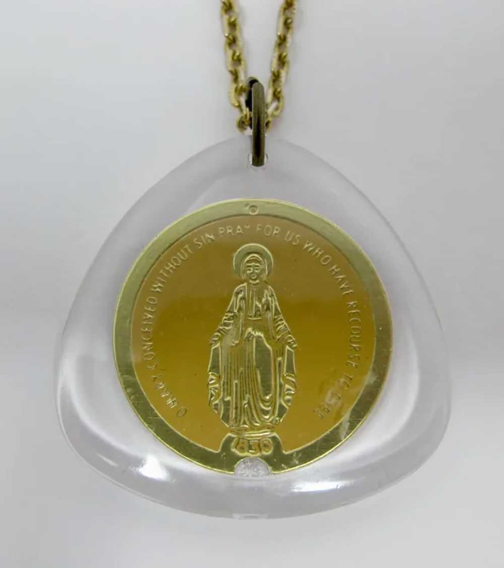 1960s Lucite Catholic Virgin Mary Medal & Marian … - image 2