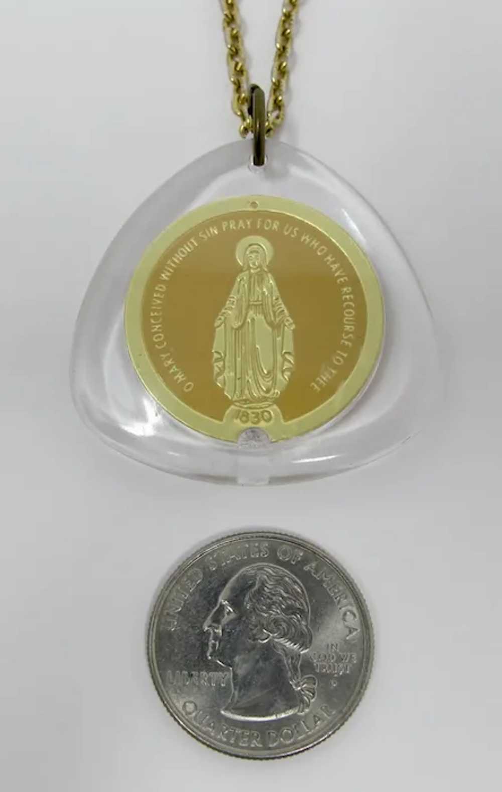 1960s Lucite Catholic Virgin Mary Medal & Marian … - image 3