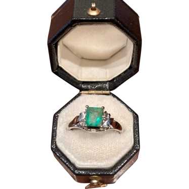 10k White Gold Emerald Ring - image 1