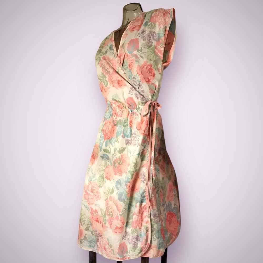 Plus size 1980’s Vintage pastel floral wrap dress - image 4
