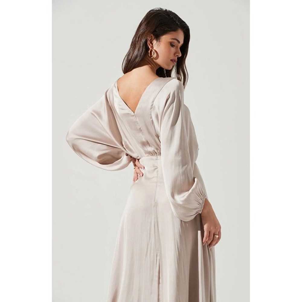 ASTR the label Marin Dolman Sleeve Midi Dress Cha… - image 4