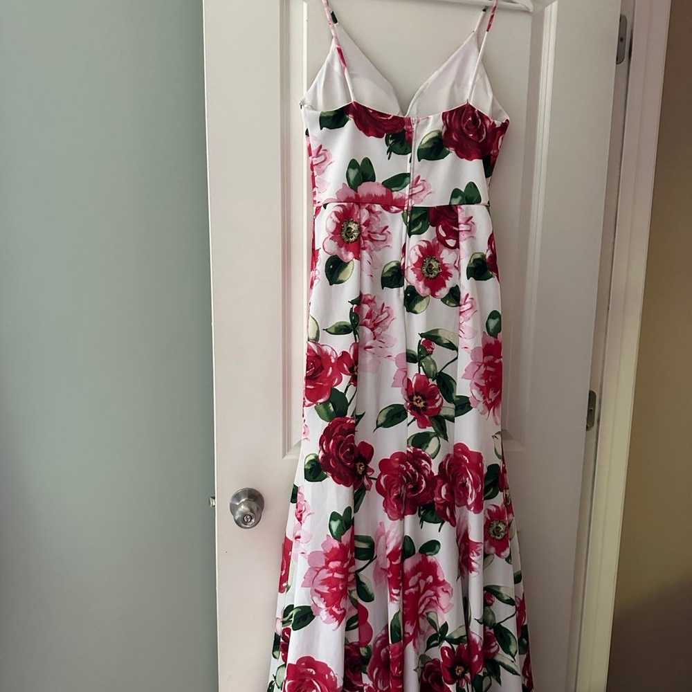 Gorgeous floral, formal dress size 9/10 (Jn9) - image 2