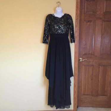 Long sleeves gown - image 1