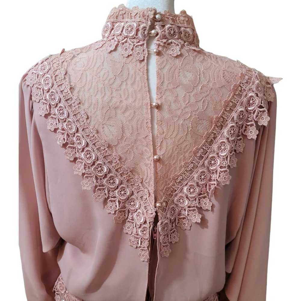 VINTAGE 1970's Pink Victorian Lace High Embroider… - image 10