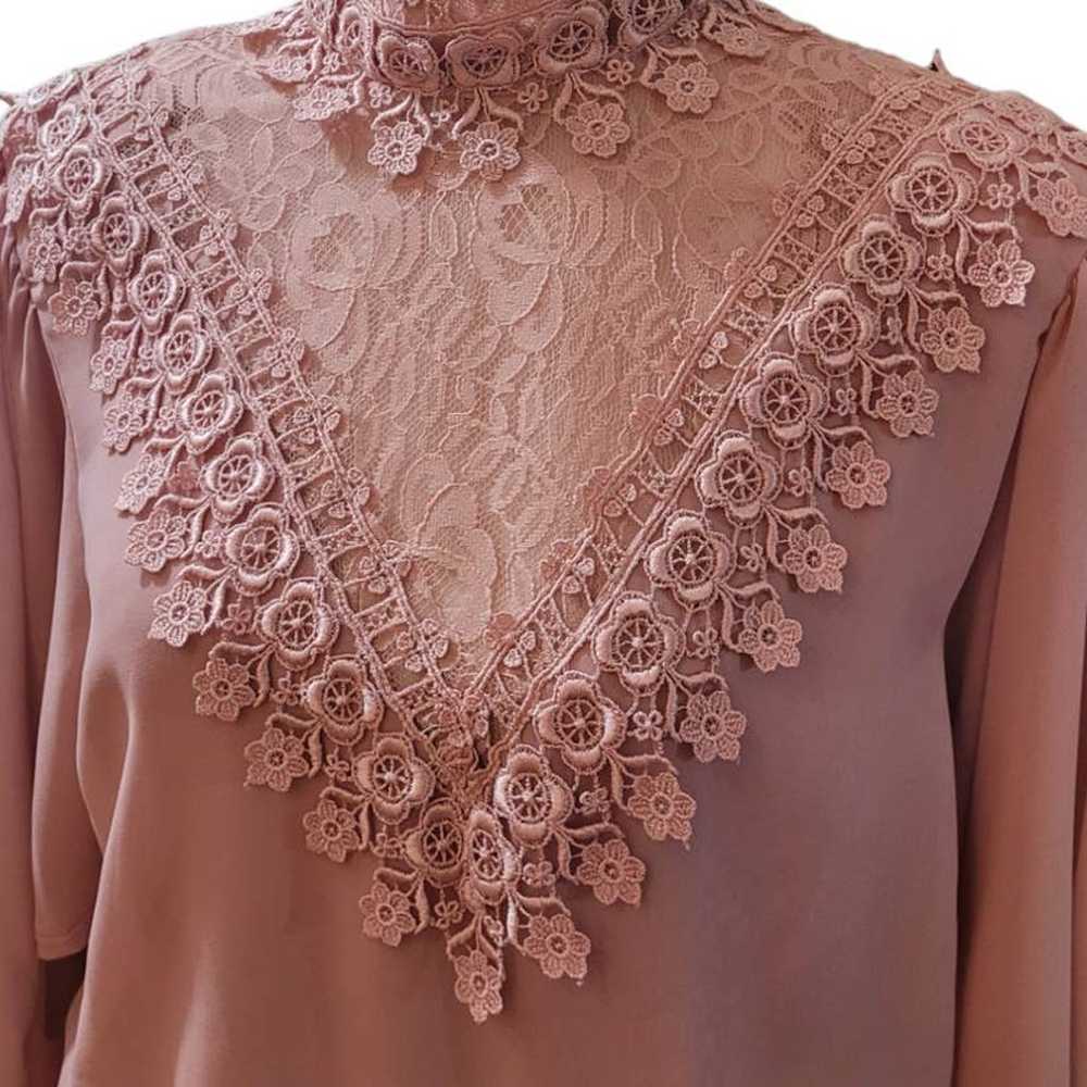 VINTAGE 1970's Pink Victorian Lace High Embroider… - image 3