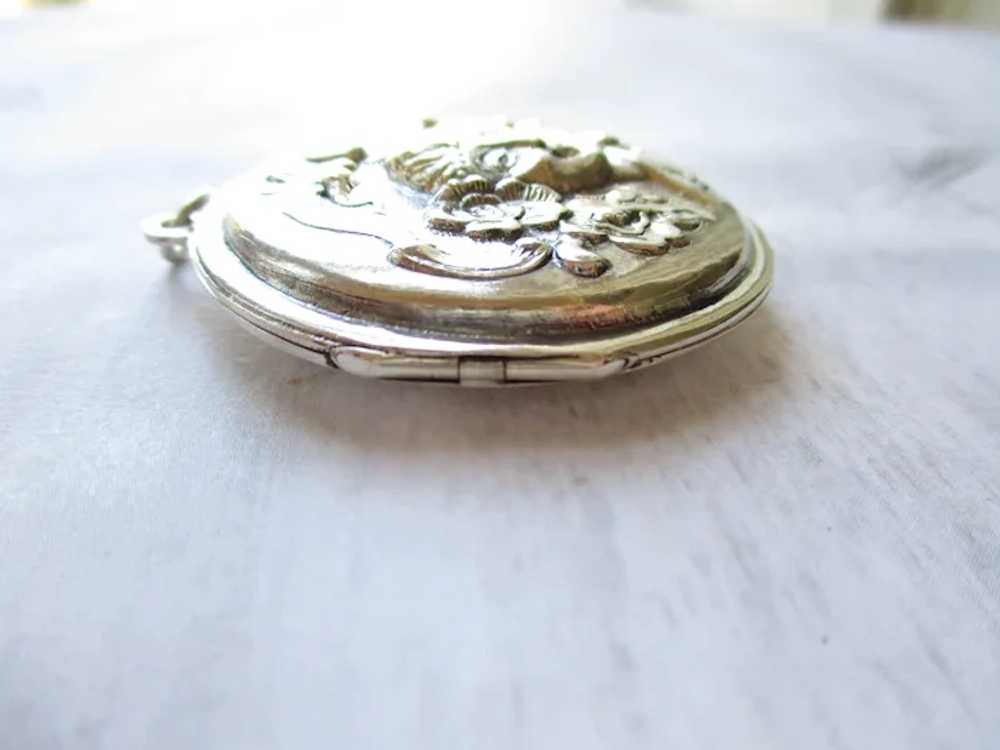 Large Vintage Sterling Repousse Locket Pendant 925 - image 3