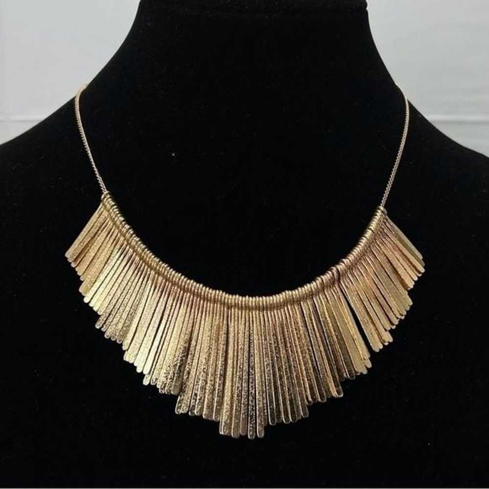 Vintage Textured Gold Metal Fringe Necklace - image 5