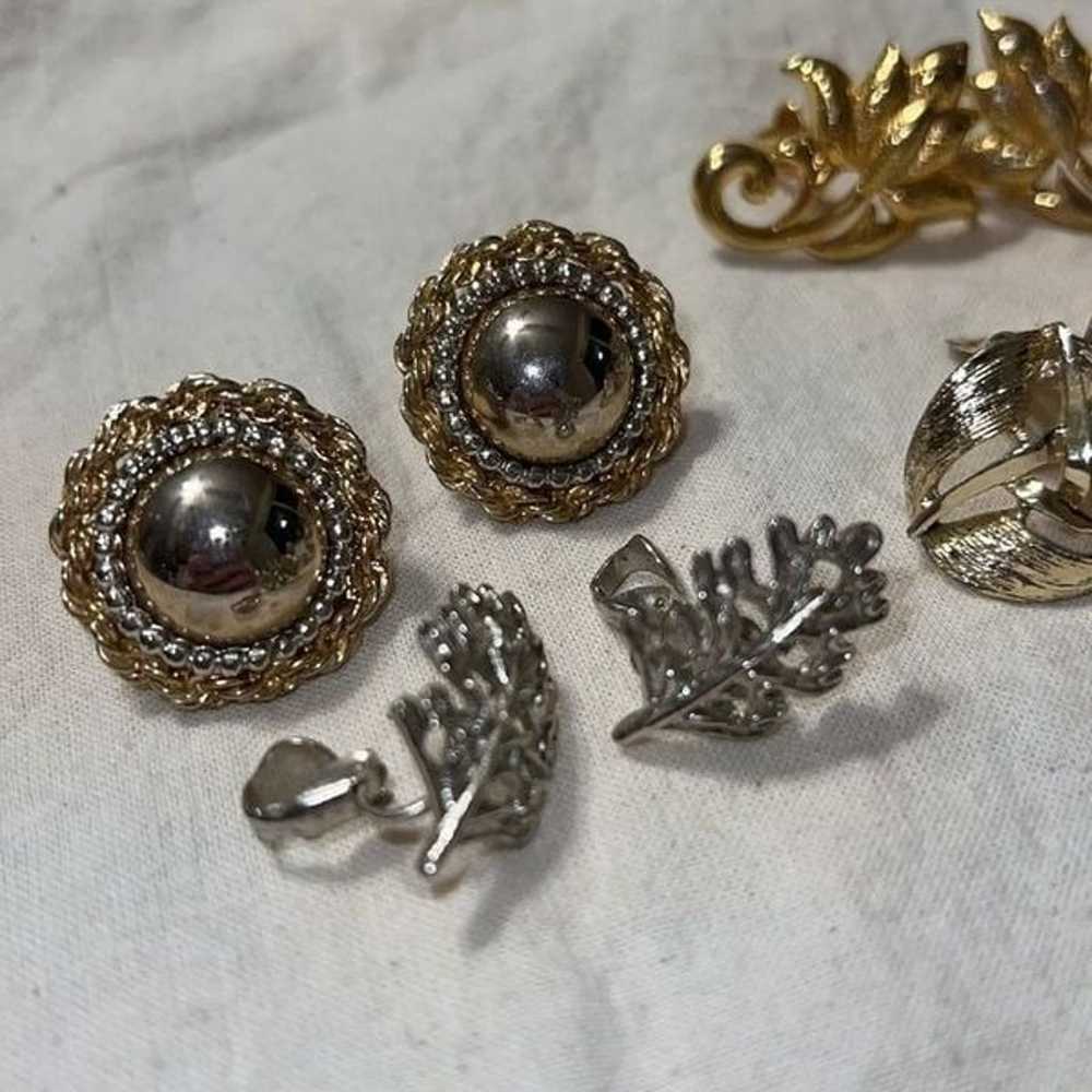 4 Pair Vintage Clip On Earrings - Unmarked / Unsi… - image 2