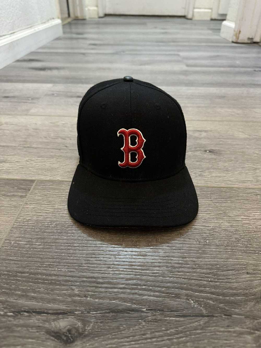 Boston Boston Red Sox had snap back - image 1