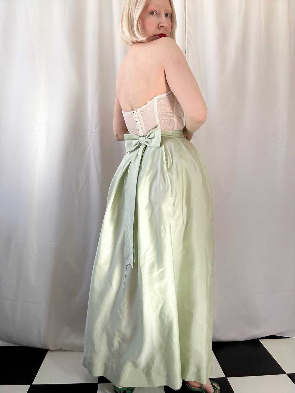 Vintage 1950s 1960s Mint Taffeta Fauna Embroidere… - image 7