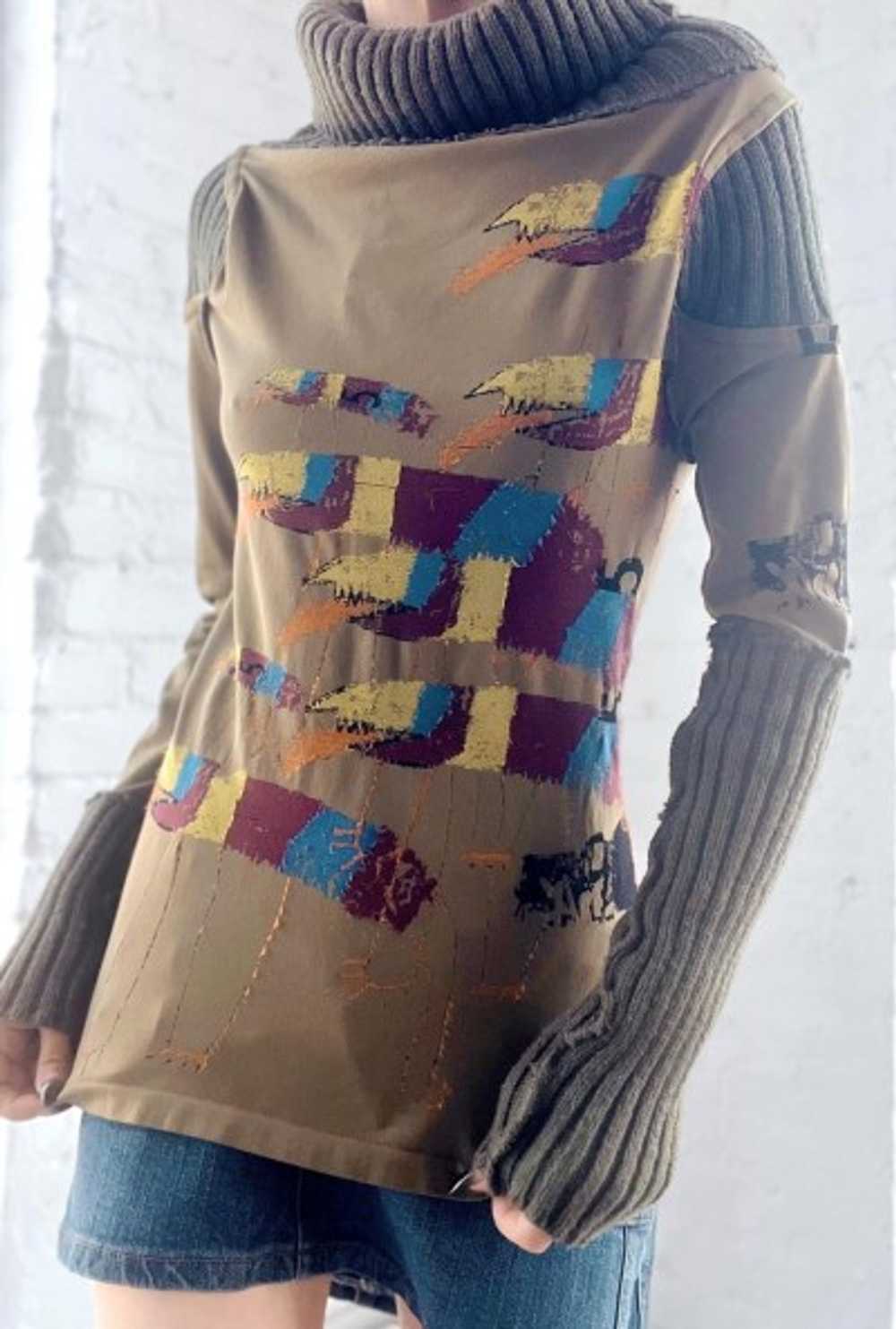 y2k abstract funnel knit top - image 2