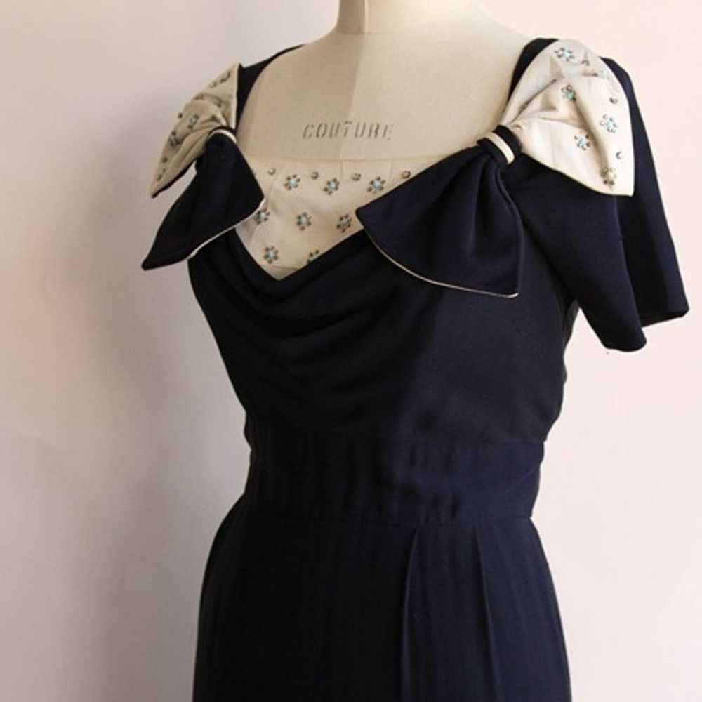 Vintage 1950s Dress / Navy Blue Rayon Dress With … - image 10
