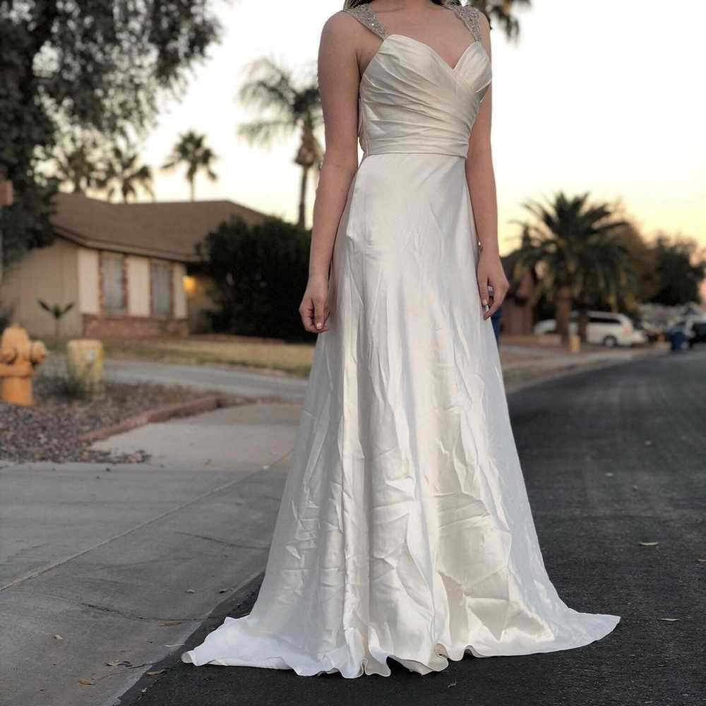 Stunning Wedding Dress Size 6 - image 3