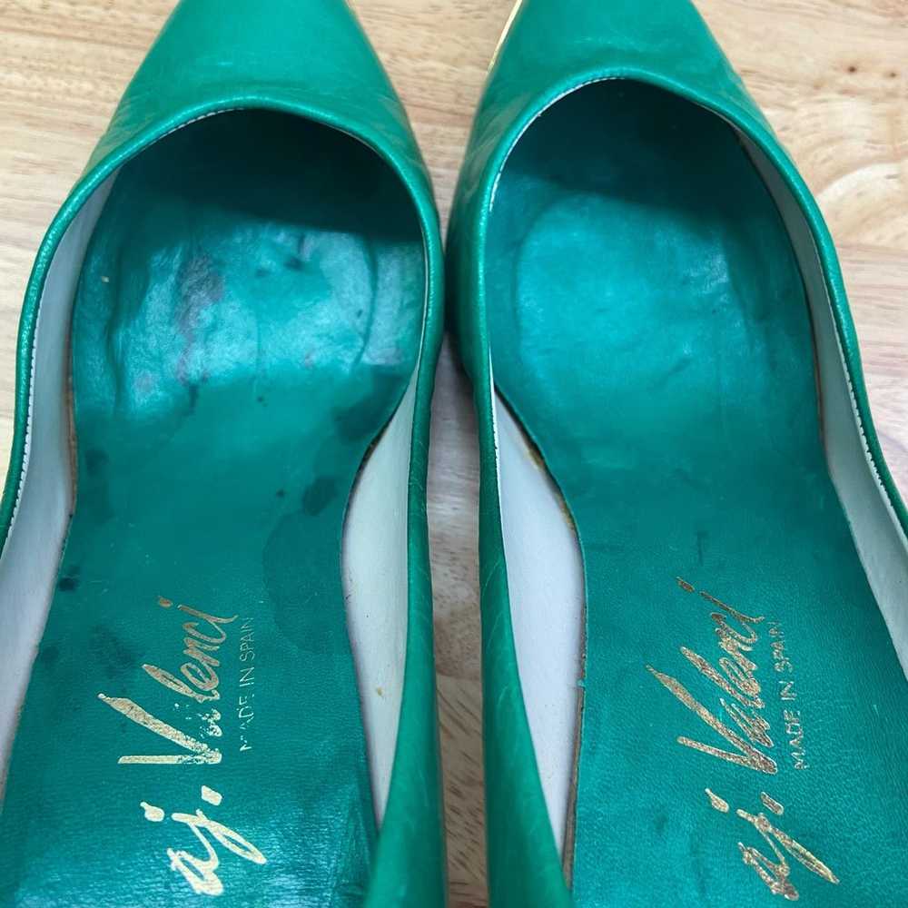 90’s Vintage AJ Valenci Green and Gold Pumps - image 5