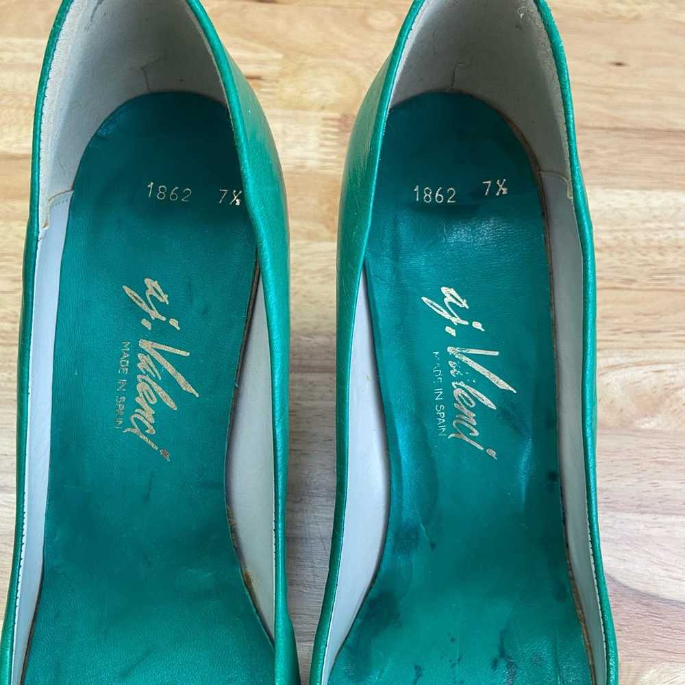 90’s Vintage AJ Valenci Green and Gold Pumps - image 6