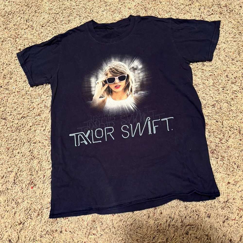 Taylor swift The 1989 World Tour T-Shirt - image 1