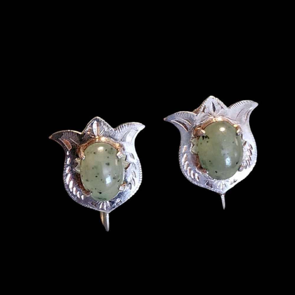 Vintage 1940s silver and green stone screwback cl… - image 1