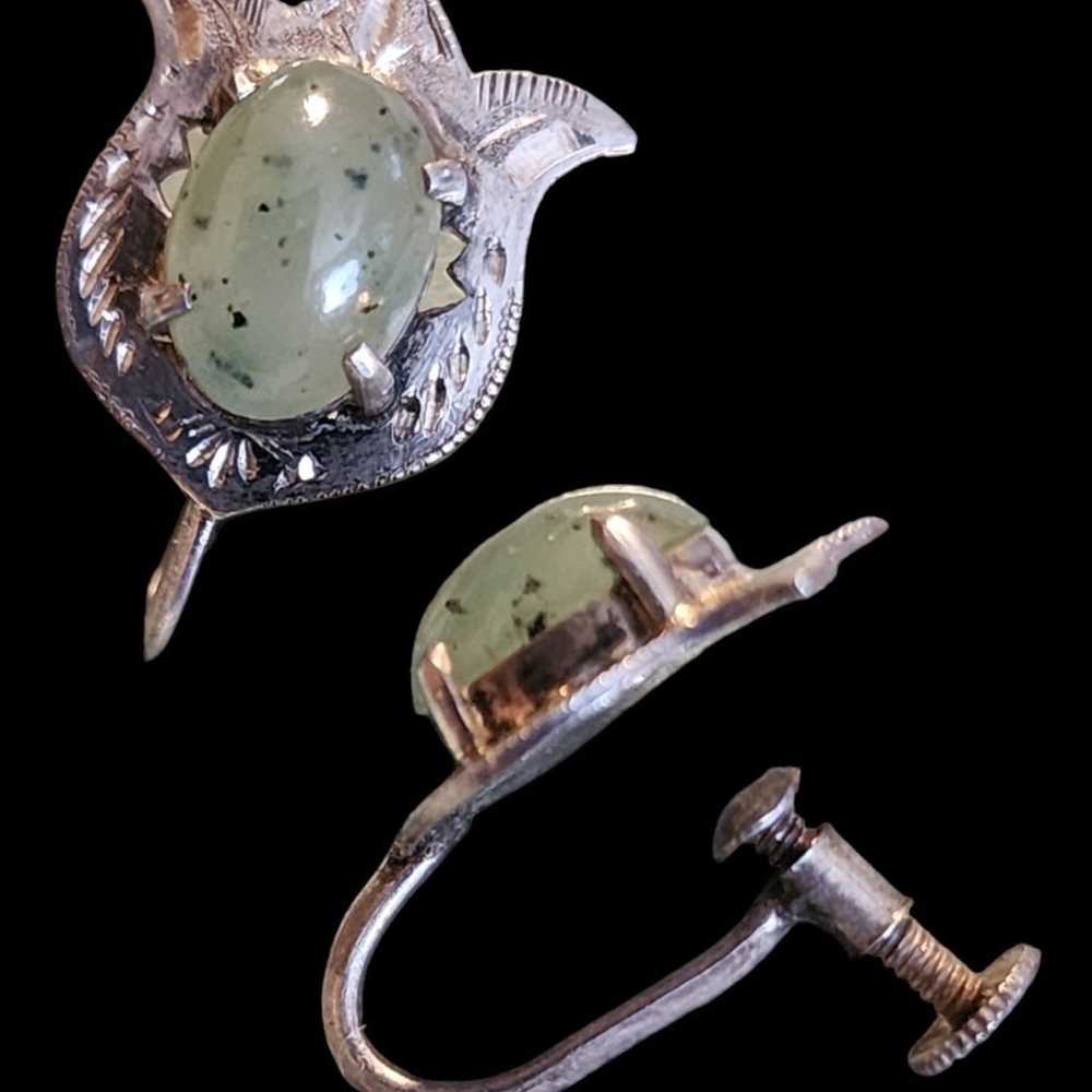 Vintage 1940s silver and green stone screwback cl… - image 2