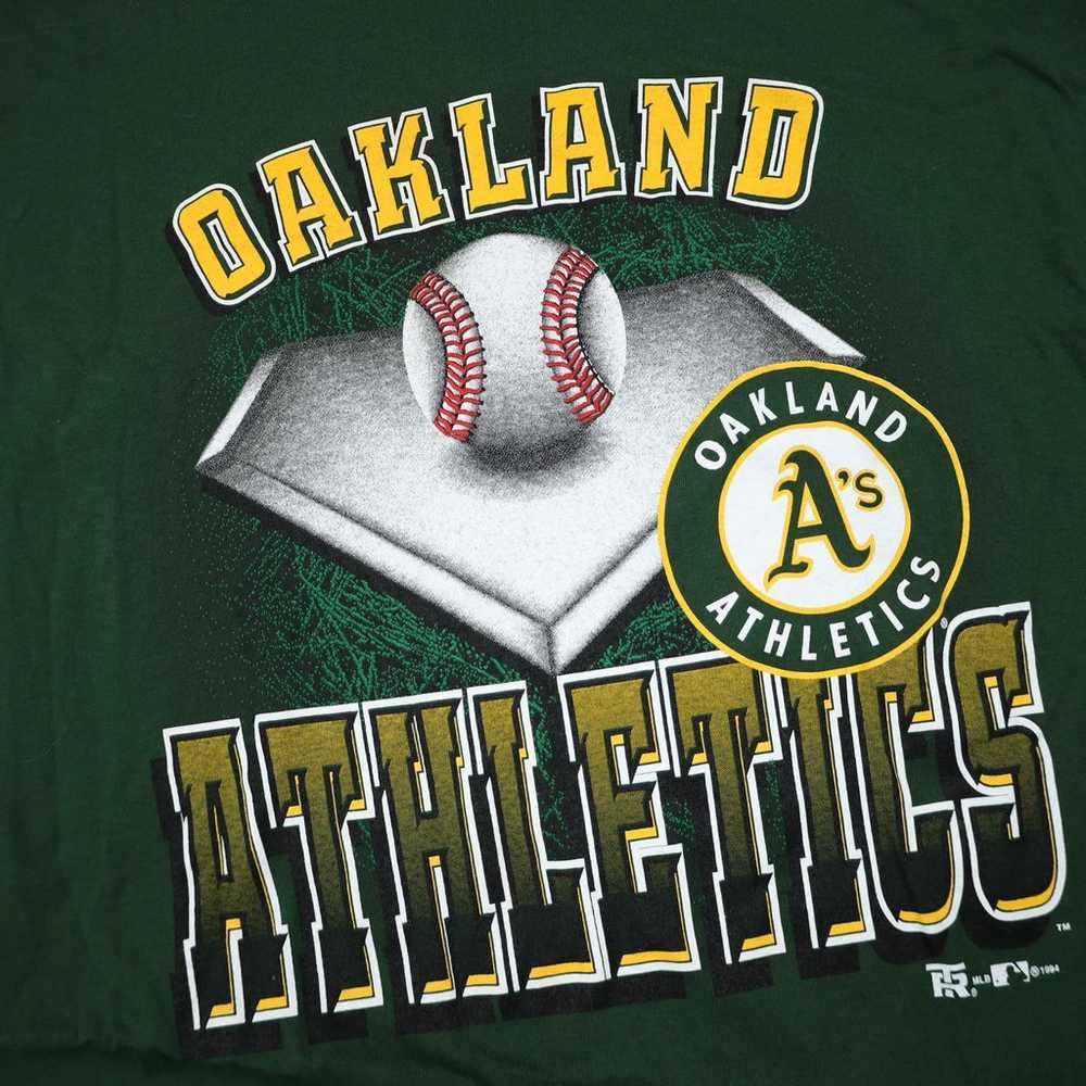 Vintage Oakland Athletics Graphic T Shirt - image 3
