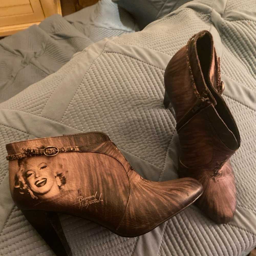 Marilyn Monroe Boots - Gem