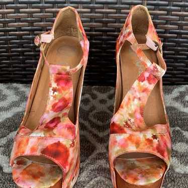 Jeffrey Campbell Foxy Fab Watercolor Floral Platf… - image 1