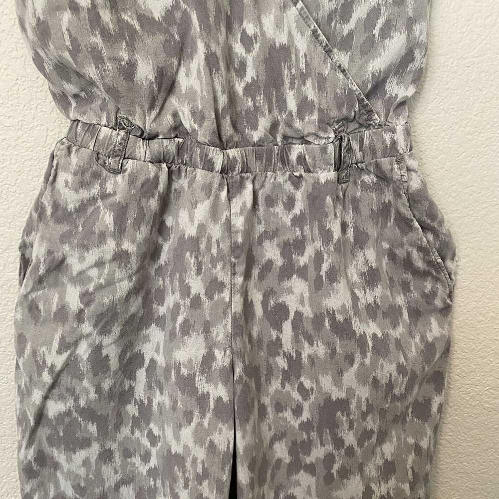 Anthro Sz XS Cloth and Stone Gray Camo Jumpsuit S… - image 3