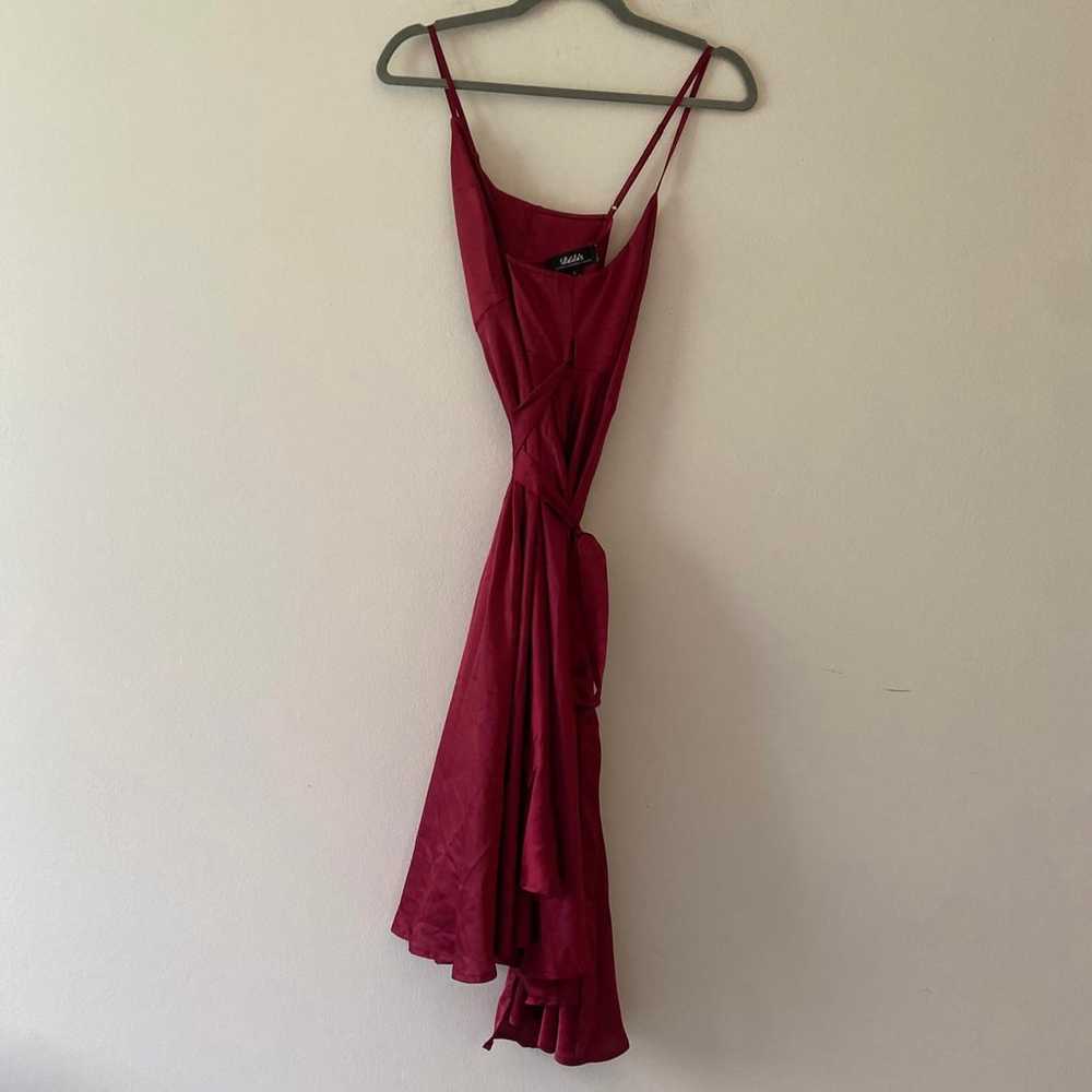 LULUS burgundy satin sleeveless wrap dress - image 5