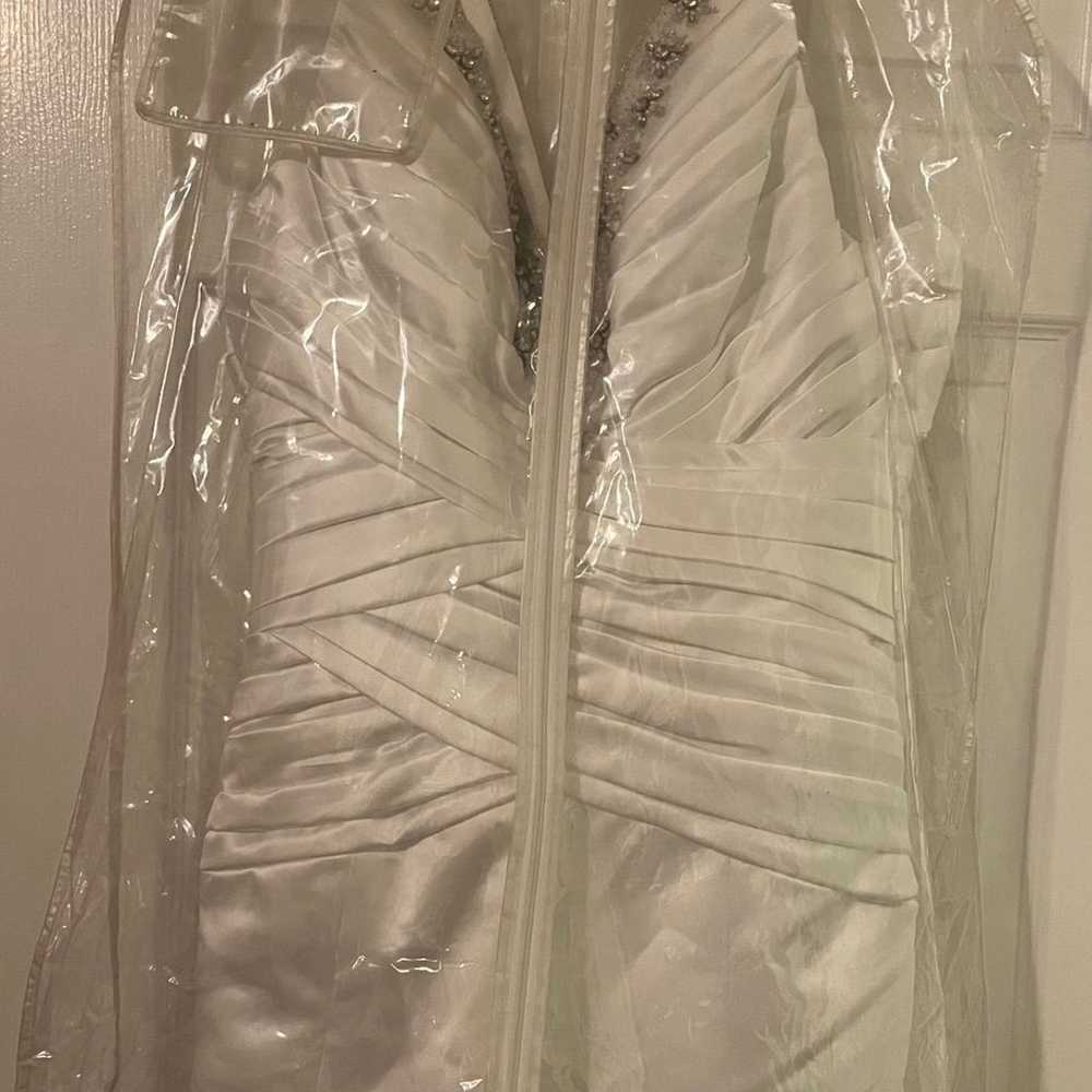 wedding dress size 16 - image 3
