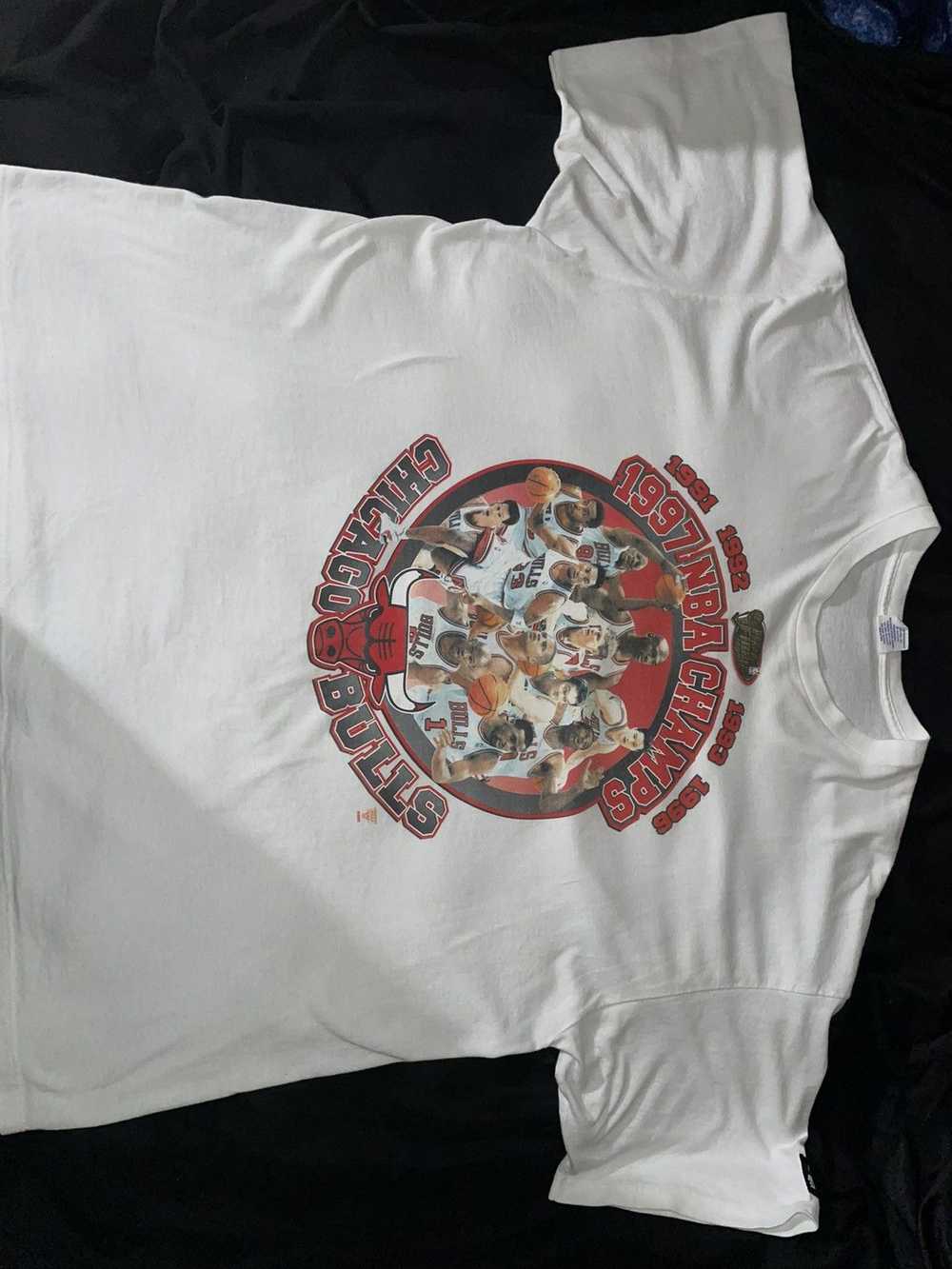 Vintage Vintage CHICAGO BULLS shirt - image 2