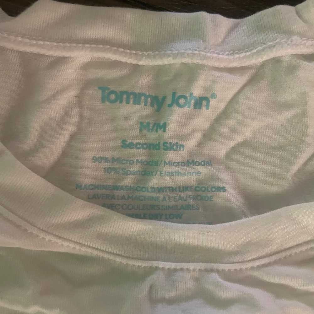 Tommy John Second Skin 2.0  Crew Neck Medium size - image 1