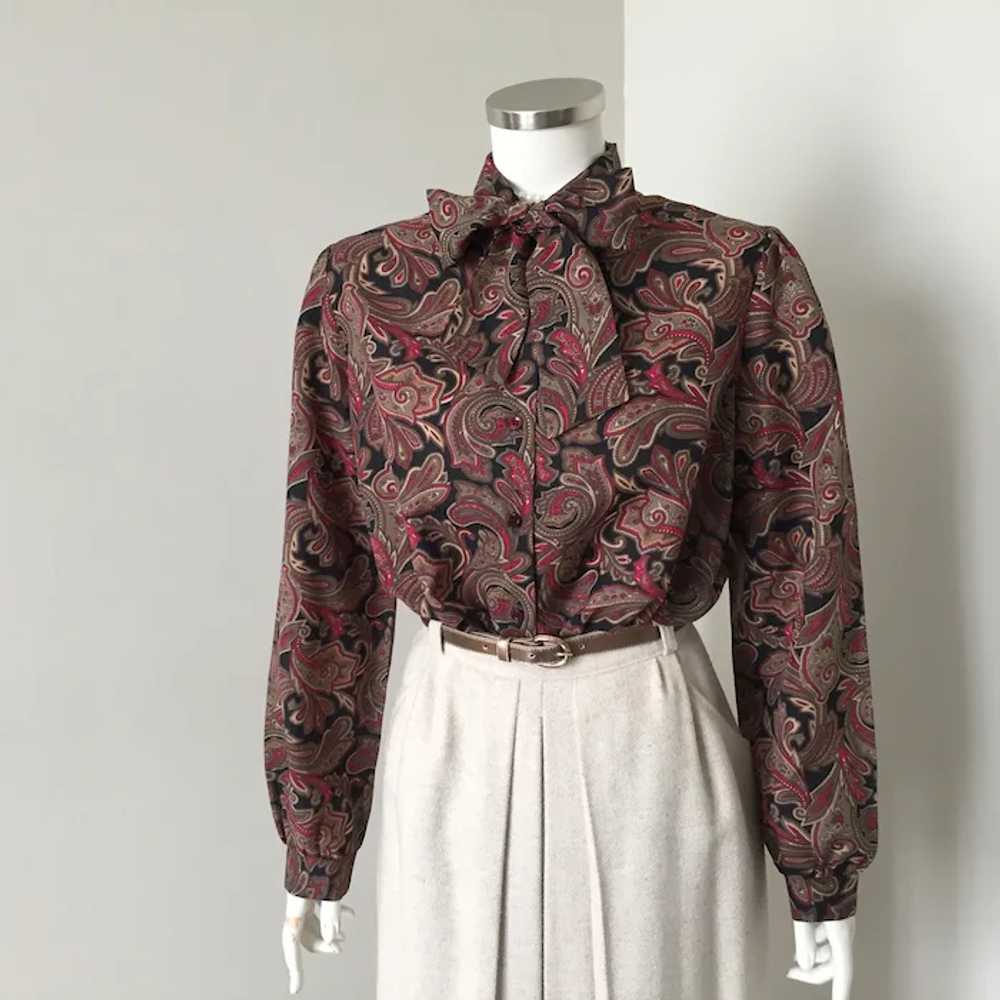 1970s Vintage Black Red Gray Paisley Pussy Bow Ti… - image 2