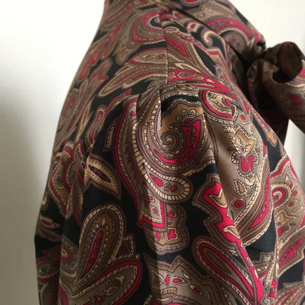 1970s Vintage Black Red Gray Paisley Pussy Bow Ti… - image 8