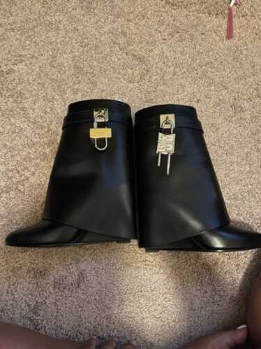 Shark lock boots in - Gem