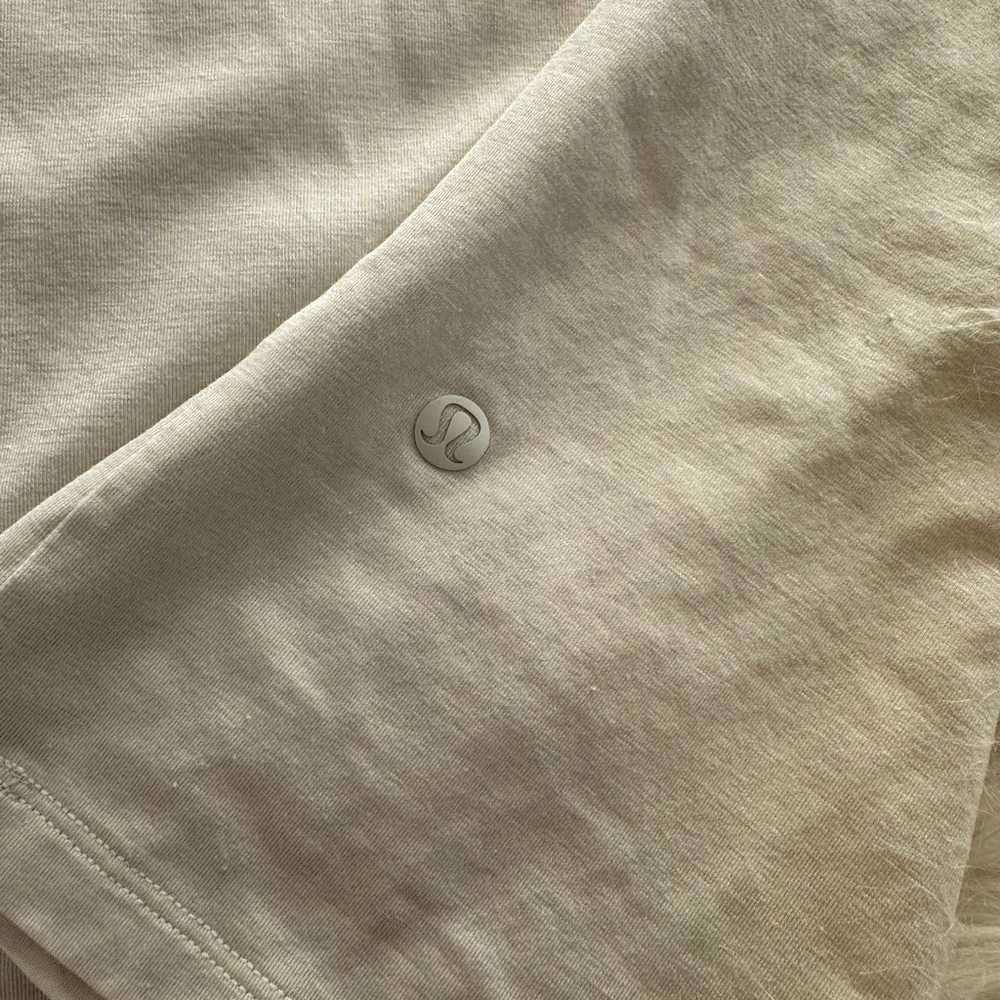 Men’s Lululemon long Sleeve Beige Shirt Size Medi… - image 9