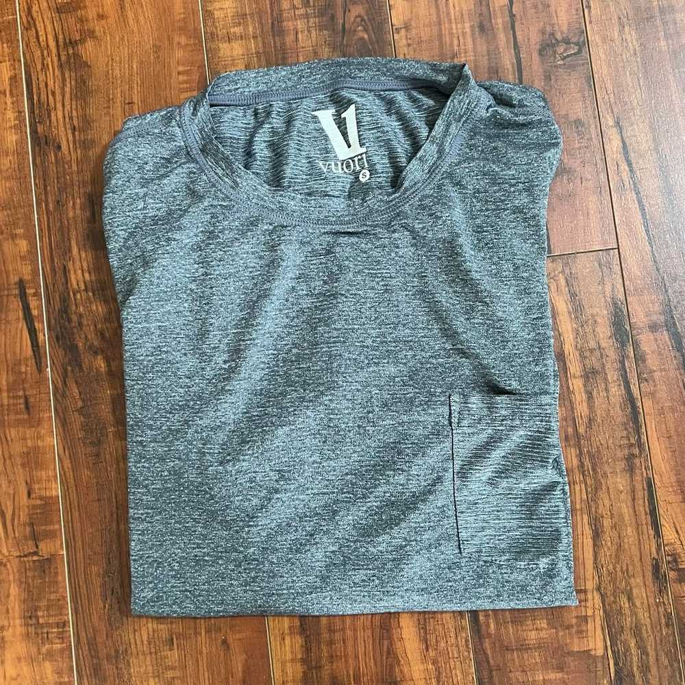 Vuori x Barry’s Tradewind Performance Tee Pocket - image 2