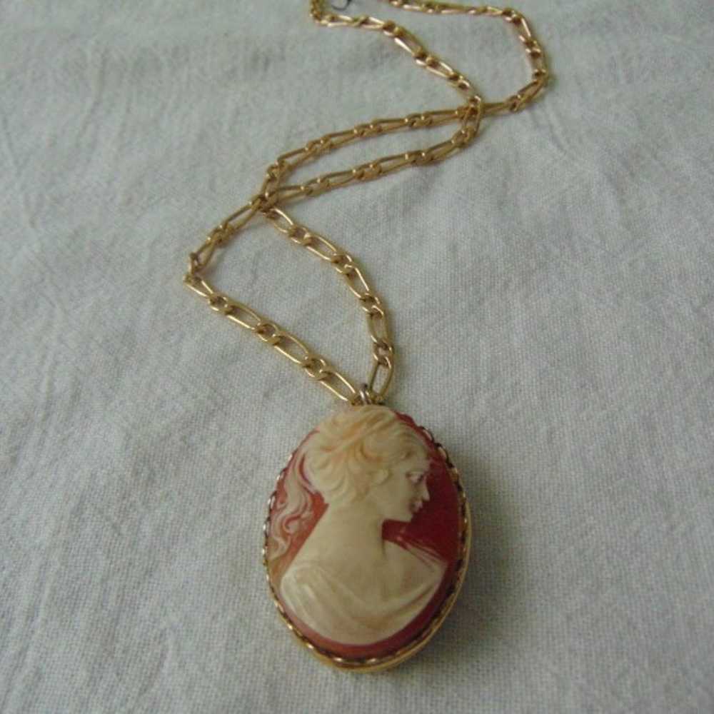beautiful cameo locket pendant necklace - image 1