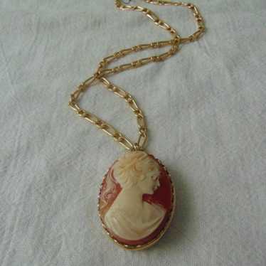 beautiful cameo locket pendant necklace - image 1