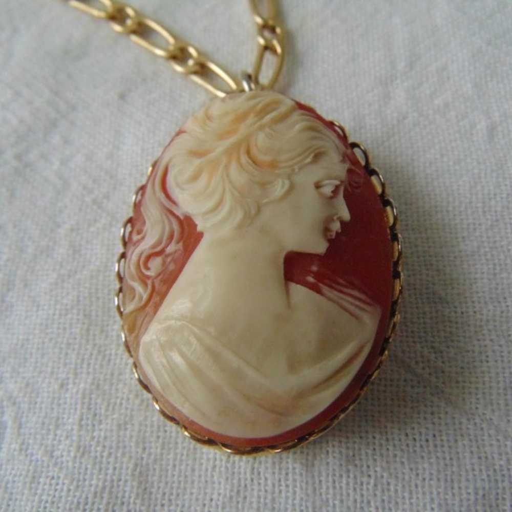 beautiful cameo locket pendant necklace - image 2