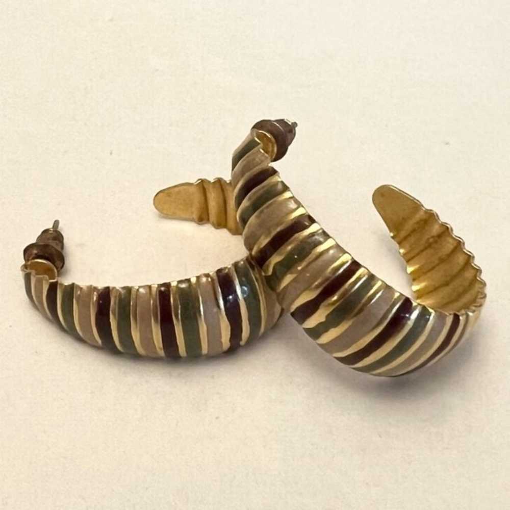 Vintage Striped Hoop Earrings Gold Tone Open Half… - image 1