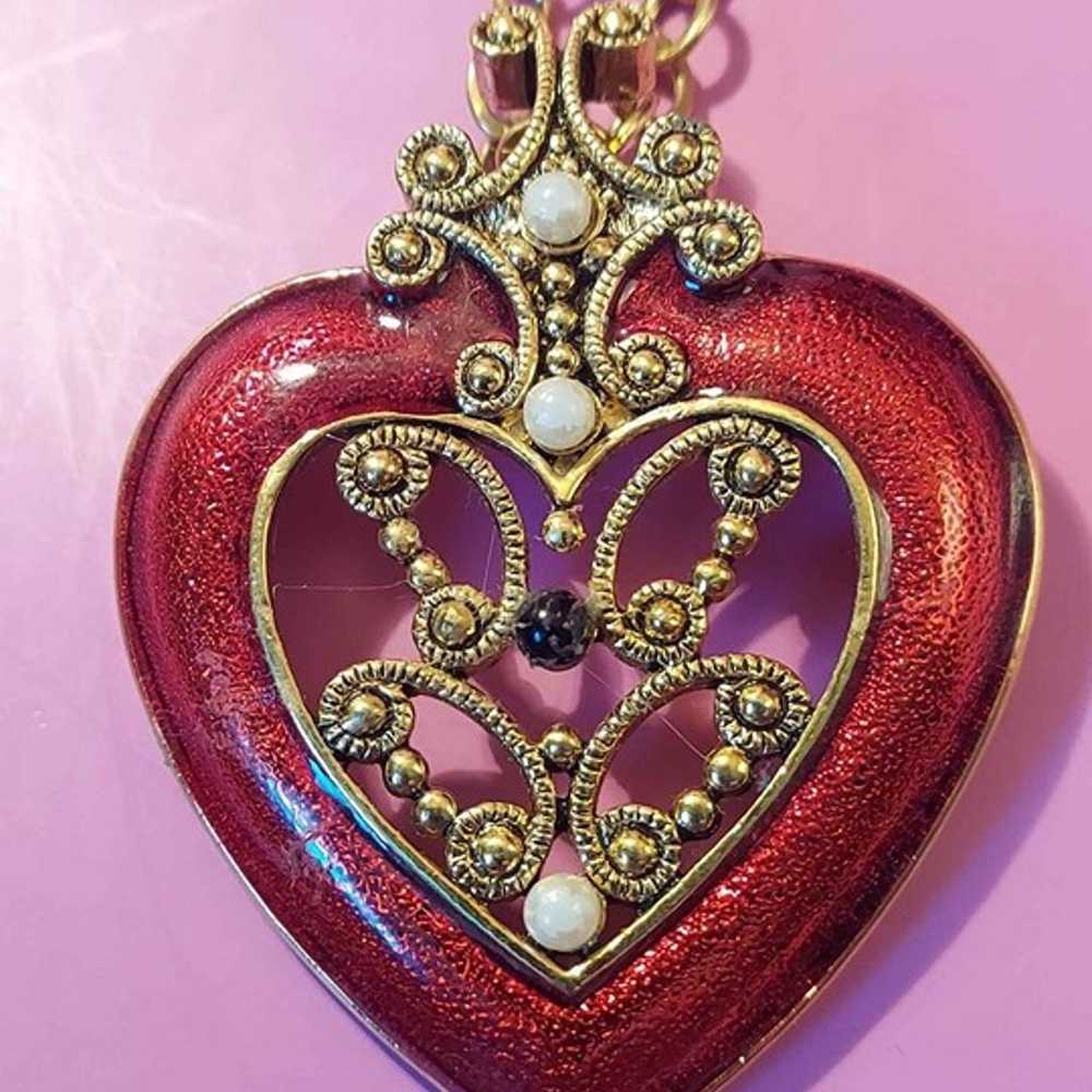 Large Vintage Avon Enamel & Pearl  Red Heart Neck… - image 2