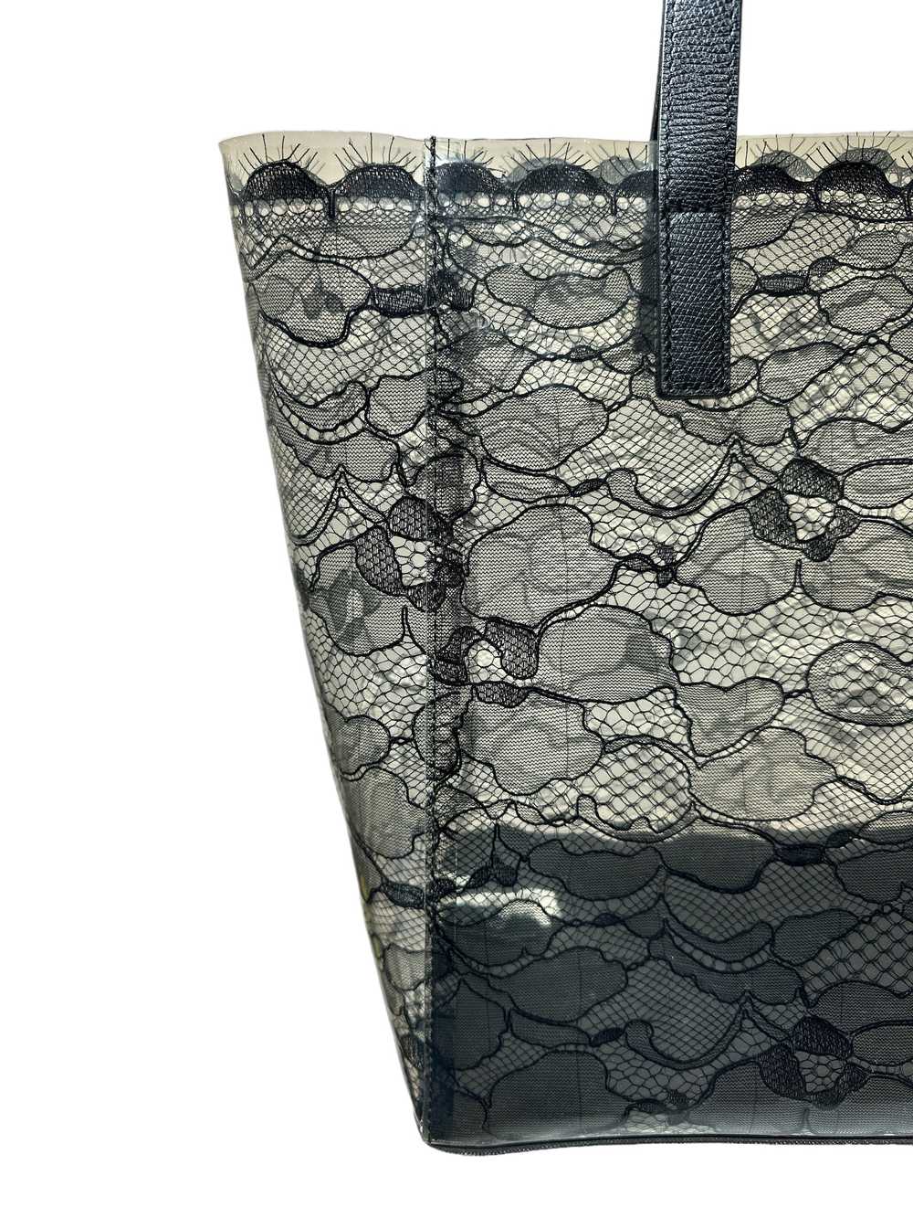 Trend: Marc Jacobs Lace Lucite Bag - image 4