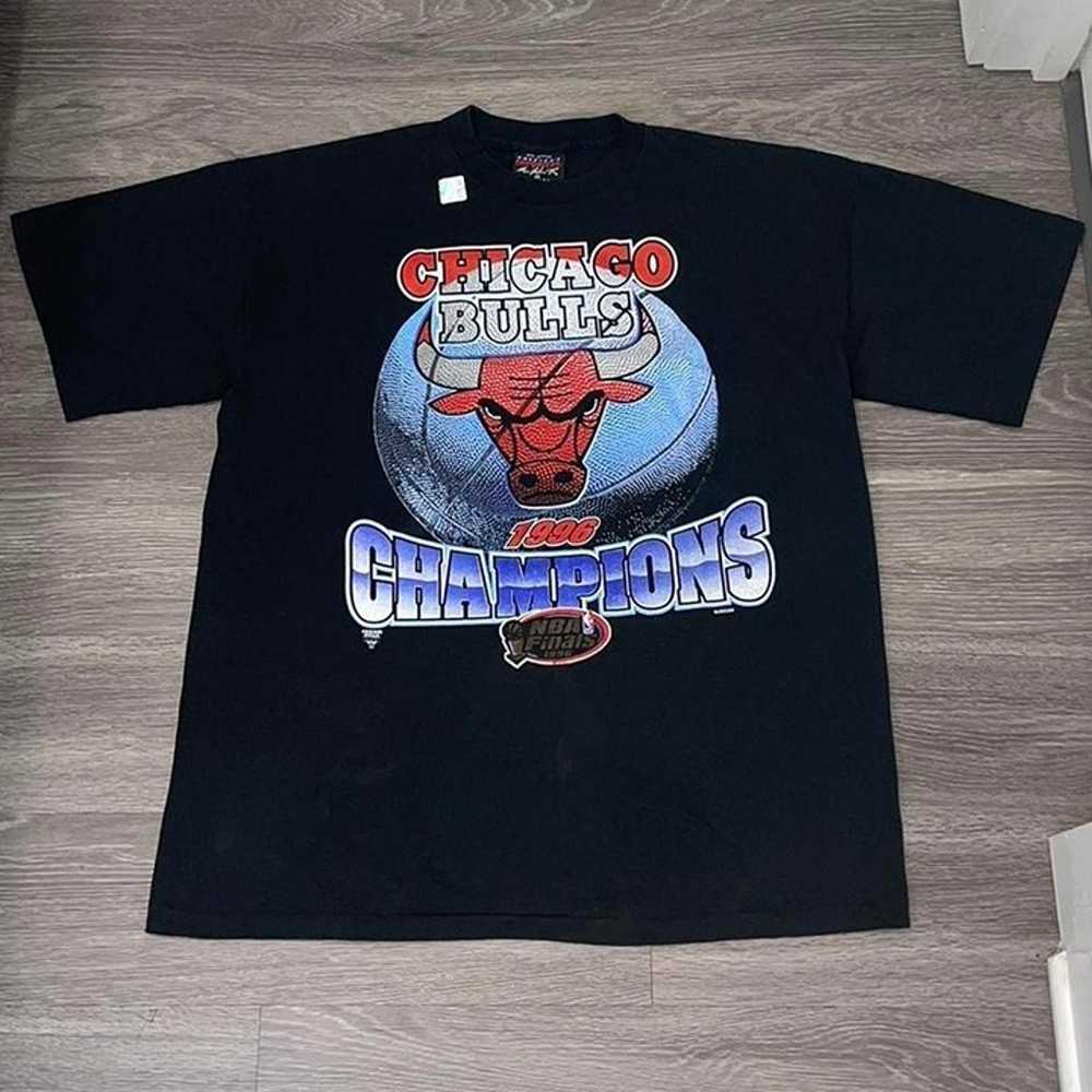 Vintage Chicago Bulls Shirt - image 1
