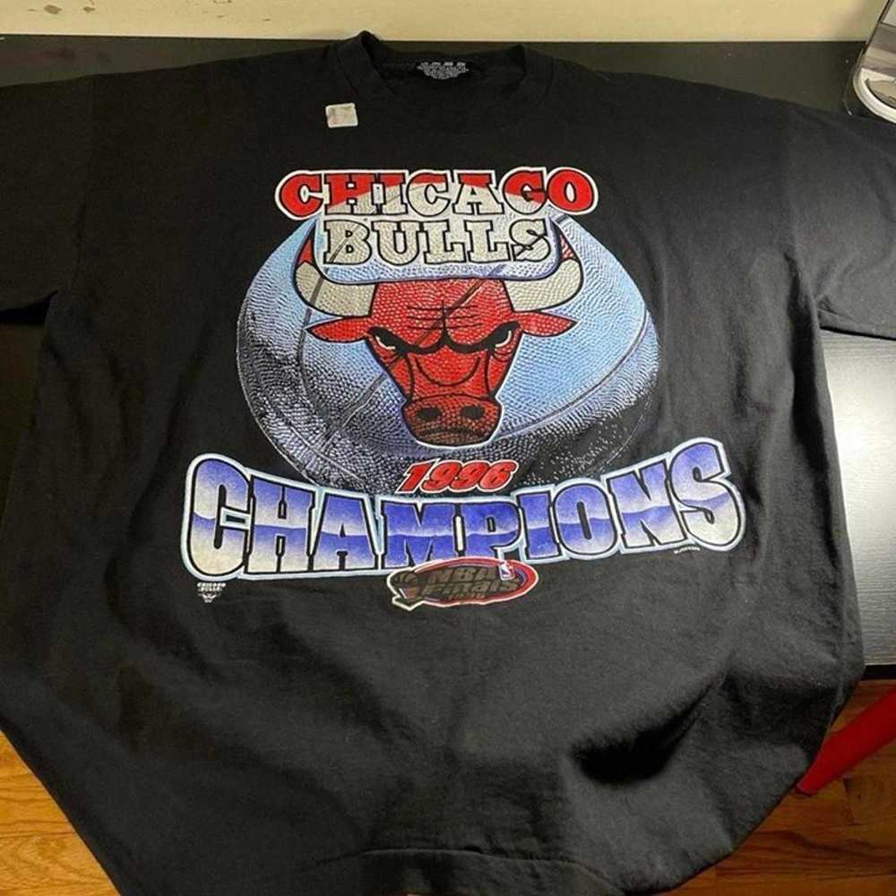 Vintage Chicago Bulls Shirt - image 2