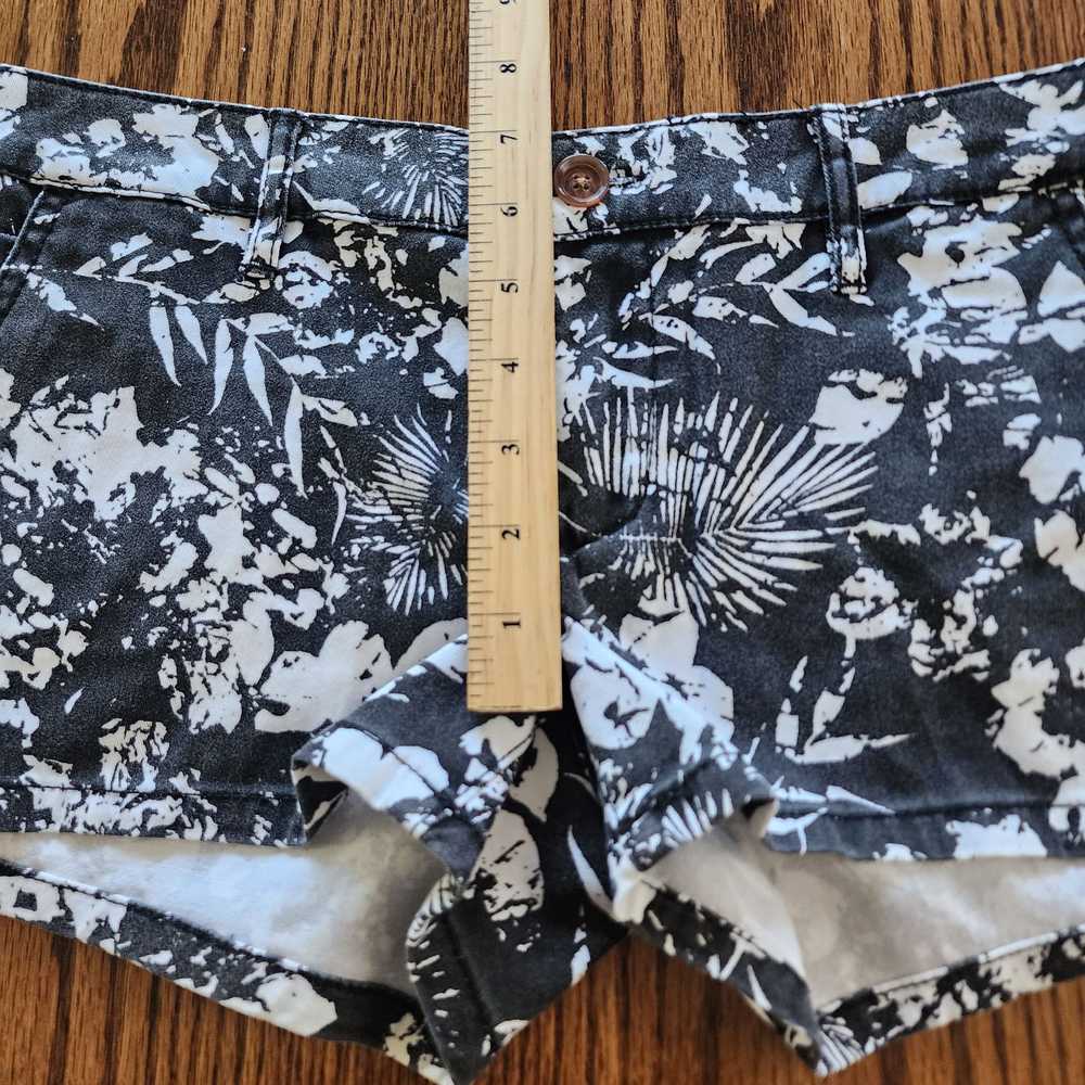 Other Roxy Black White Floral Shorts Size 5 Junio… - image 8