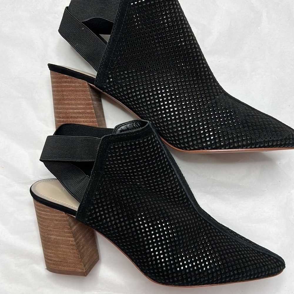 Marc Fisher size 10 medium black suede block heel… - image 3