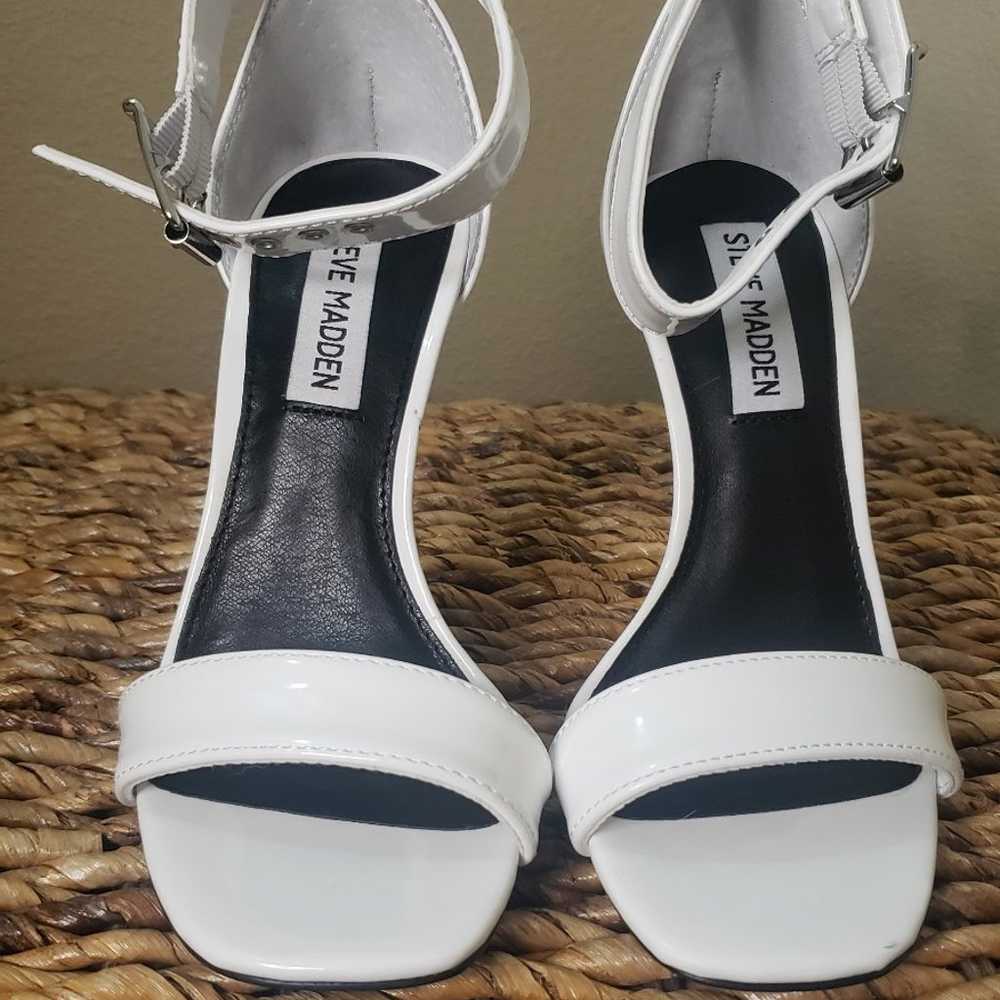 NWOB white heels.....size 5 - image 2