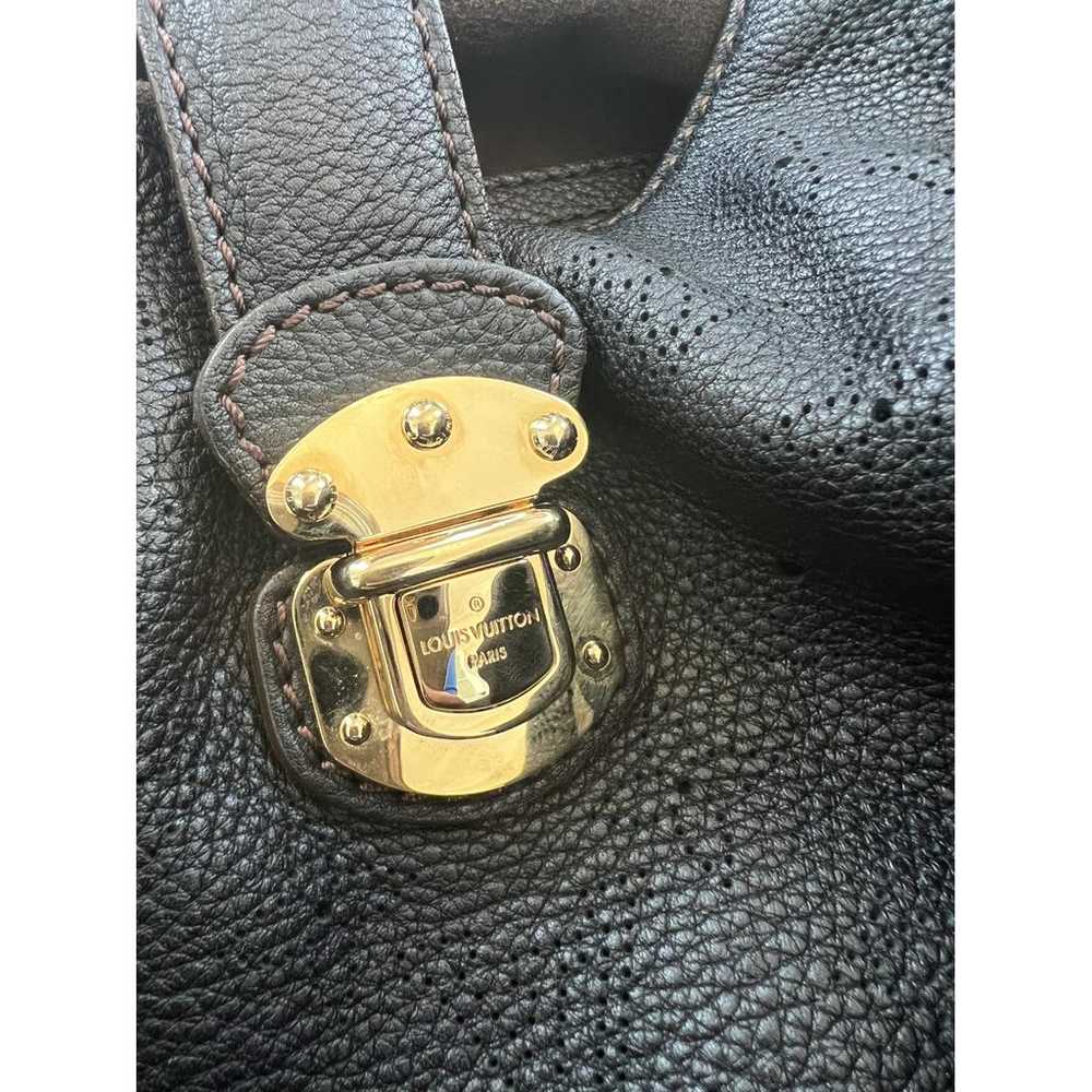 Louis Vuitton Mahina leather crossbody bag - image 8