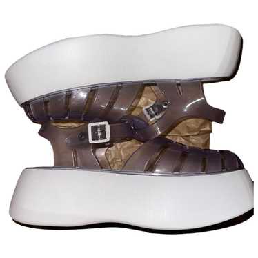 Melissa Sandal