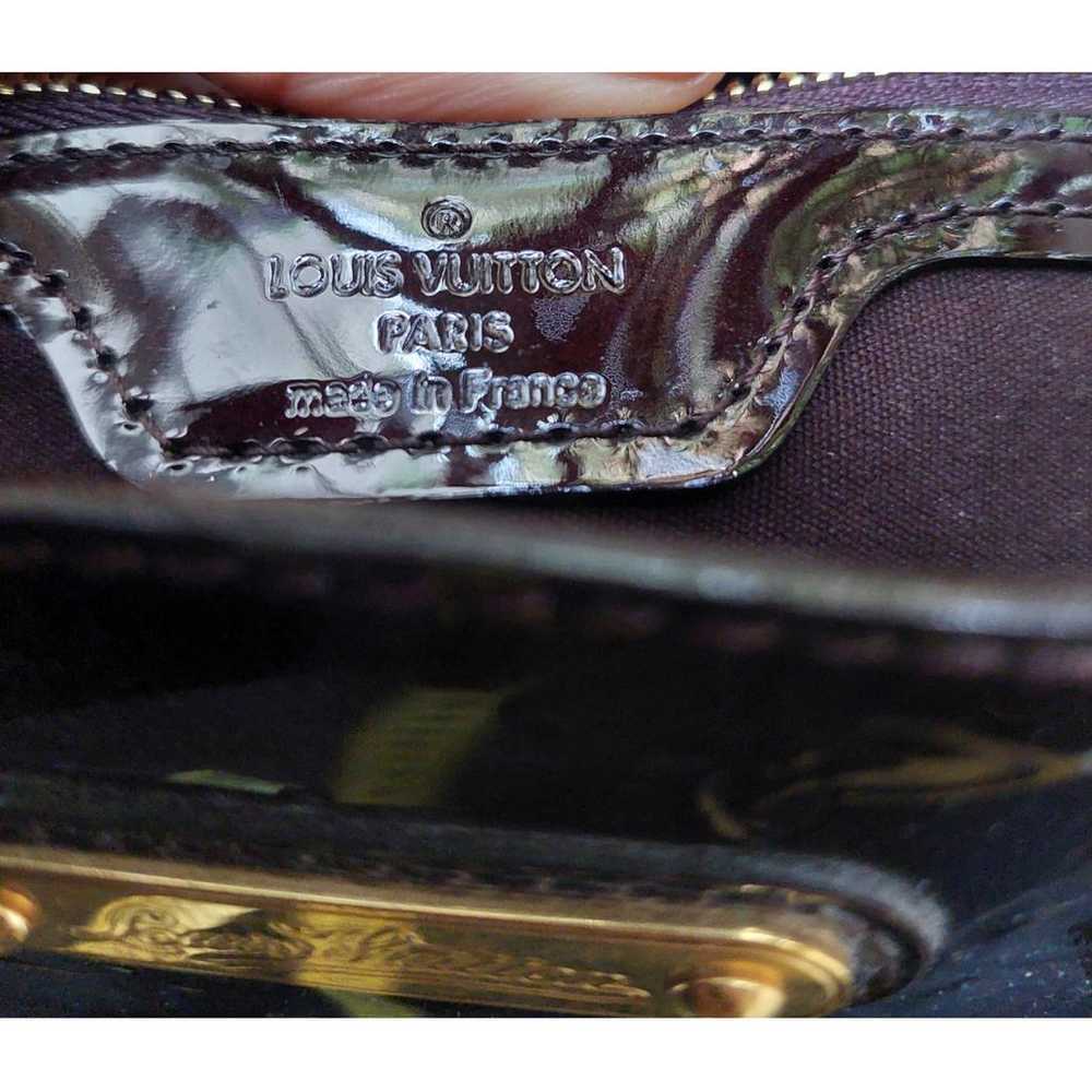 Louis Vuitton Wilshire patent leather handbag - image 7